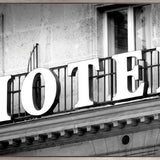 Hotel (Canvas)