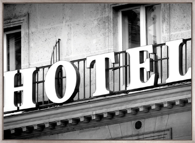 Hotel (Canvas)